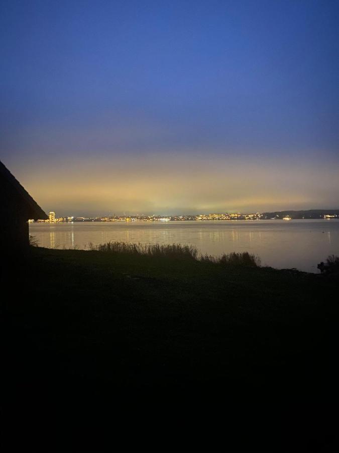 Hotel Hytte I Forste Raekke Til Fjord Holbæk Zewnętrze zdjęcie